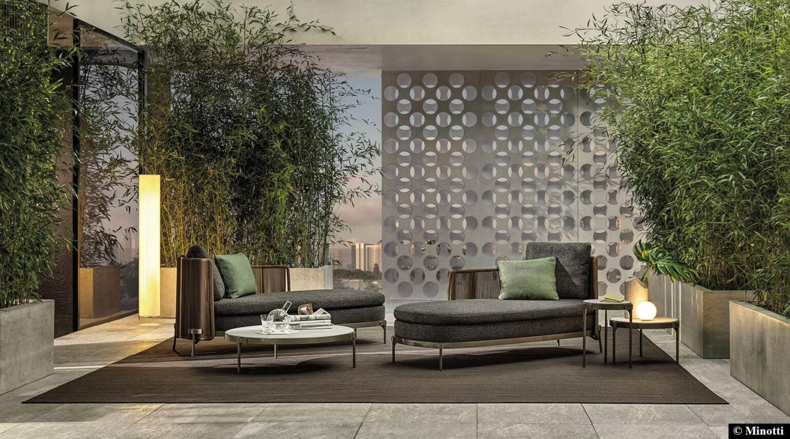 Outdoor Chaise Longues & Daybeds