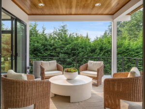 How to Coordinate Furniture, Lighting, Rugs & Accessories for a Luxury Villa — Article image 4